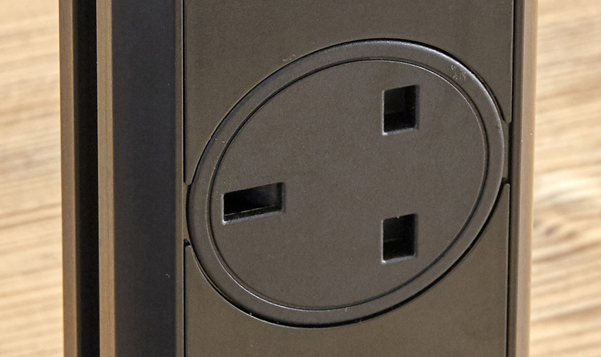 NEW : UK Socket